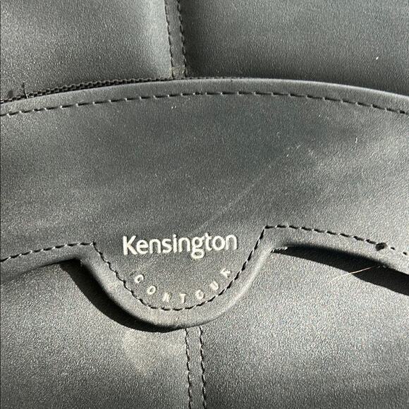 Kensington Contour Pro 17" Laptop Carrying Case - Picture 3 of 12